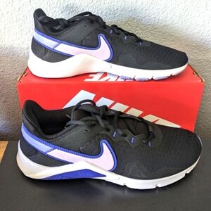 Nike Legend Essential 2 Women Size 11 New Black White Pink Blue 0124